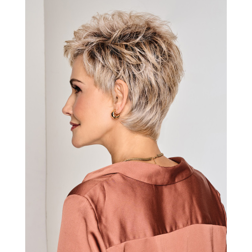 Straight Chic - Image 4