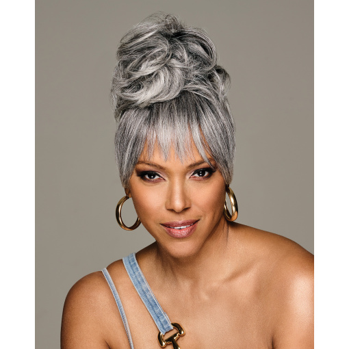 Sleek Style Bun And Bang - Image 3
